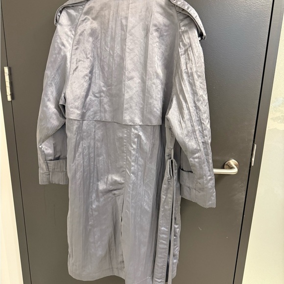 Irving Posluns size 7/8 (on tag) oversized trench EVC Silver w/ hint of blue - Picture 3 of 16